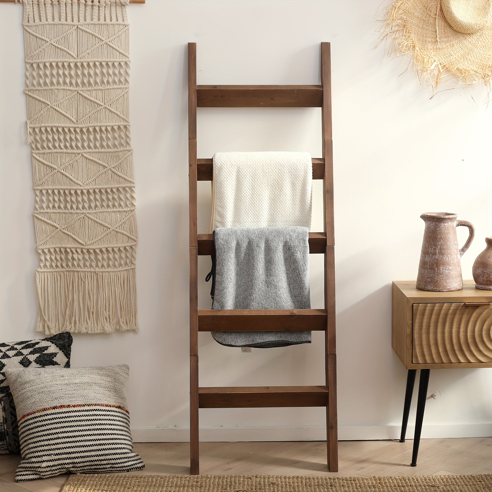 5-Foot Wooden Ladder for Blankets, a Decorative Piece for The Living Room, Designed to Lean Against The Wall, Perfect for Showcasing Quilts, And Can Also Serve As a Towel Rack in The Bathroom